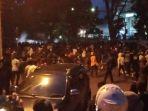 massa-rusuh-demo-cipta-kerja.jpg