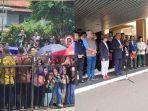masyarakat-mahasiswa-sambut-Jokowi.jpg