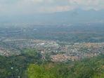 memandang-cekungan-bandung-dari-gunung-koromong-terhampar-nyata-mendakinya-pun-mudah.jpg