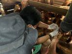 memeriksa-hewan-kurban-yang-dijual-untuk-masyarakat.jpg