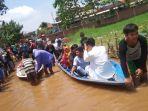 menikah-saat-banjir.jpg