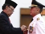 menteri-dalam-negeri-tjahjo-kumolo-dan-penjabat-gubernur-jawa-barat-komjen-pol-m-iriawan_20180619_080542.jpg