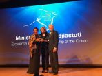 menteri-susi-pudjiastuti-terima-penghargaan-di-as_20170512_182415.jpg