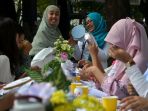 menyulam-bersama-pada-hari-ibu-di-taman-lansia_20161222_194129.jpg