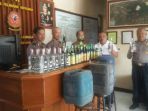 Polisi Sita Ratusan Botol Minuman Keras di Cicalengka