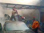 mobil-nyaris-ikut-terbakar-di-sumedang.jpg