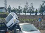 mobil-pengunjung-pemda-kbb-terjun-dari-parkiran.jpg