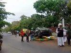 mobil-tabrak-tiang-listrik-di-arcamanik-kota-bandung.jpg