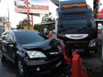 mobil-tabrakan_20170621_224150.jpg