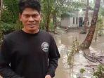 munawar-saat-banjir-di-dusun-bengkekan.jpg