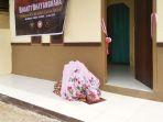 nenek-ningsih-sujud-syukur-rumah-diperbaiki_2.jpg