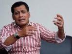 nurdin-halid-baju-garis-merah.jpg