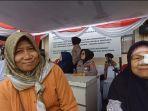 Senyum Ratih Bisa Bawa Ibunya Jalani Operasi Katarak Gratis di Polres Sukabumi