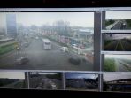 pantauan-arus-lalu-lintas-dari-cctv-di-kantor-jasa-marga-purbaleunyi_20170621_192846.jpg