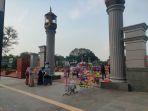 para-pedagang-masih-ada-yang-berjualan-di-area-alun-alun-majalengka.jpg