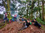 para-peneliti-di-taman-nasional-gunung-halimun-salak.jpg
