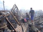 pasar-sementara-leles-yang-berlokasi-di-alun-alun-leles-hangus-terbakar.jpg