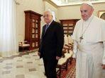 paus-fransiskus-bertemu-dengan-presiden-palestina-mahmoud-abbas.jpg