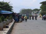 pedagang-kaki-lima-pkl-jalan-raya-bandung-garut.jpg