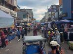 pedagang-kaki-lima-yang-berjualan-di-jalan-harun-kabir-kota-sukabumi.jpg