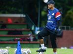 pelatih-rans-nusantara-fc-rahmad-darmawan-as.jpg