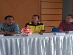 pelatih-sriwijaya-fc-widodo-c-putro-memberikan-keterangan-kepada-wartawan_20160429_143836.jpg