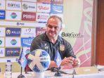 pelatih-timnas-u-19-laos-hans-michael-weiss.jpg
