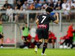 pemain-ac-milan-yacine-adli-merayakan-gol.jpg