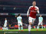 pemain-arsenal-mesut-oezil.jpg