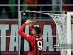 pemain-depan-ac-milan-prancis-olivier-giroud-5.jpg