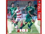 pemain-madura-united-slamet-nurcahyo-bersiap-menendang.jpg