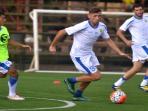 pemain-persib-bandung-juan-carlos-balencoso-mengontrol-bola_20160518_154715.jpg