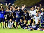 pemain-persib-bandung-merayakan-kesuksesan-lolos-ke-babak-final-piala-menpora.jpg