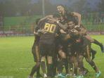 pemain-psm-makassar-berselebrasi-setelah-mencetak-gol-ke-gawang-rans-nusantara-fc.jpg