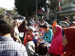 pemeriksaan-kesehatan-gratis-yang-dilakukan-monday-care-group-di-cfd-dago_20170827_110547.jpg