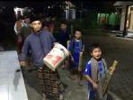 pemuda-hingga-anak-kecil-di-kampung-simpang-tradisi-gogobrot-_-1.jpg