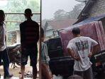 penjual-kasur-maksa-membeli-ke-warga.jpg