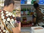 penyanyi-terkenal-pinkan-mambo-belanja-di-pasar.jpg