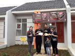 penyerahan-rumah-torabika-duo.jpg