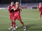 penyerang-indonesia-dendy-sulistyawan-kanan-merayakan-gol-bersama-saddil-ramdani-kiri.jpg