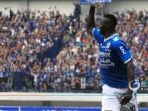 penyerang-persib-bandung-ezechiel-ndouassel_20180508_074422.jpg