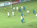 penyerang-persib-bandung-ezra-walian-gol.jpg
