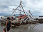 perahu-pagang-terdampar-karanghawu.jpg