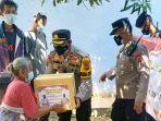 personel-polres-subang-membagikan-paket-sembako.jpg