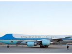 pesawat-air-force-one_20180127_214851.jpg