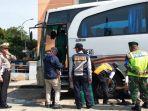 petugas-gabungan-masih-menemukan-bus-yang-tidak-laik-jalan.jpg