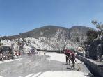 petugas-saat-membersihkan-area-gunung-tangkubanparahu-senin-2972019.jpg