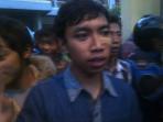 plester-menempel-di-wajah-joko_gojek_20150919_194514.jpg