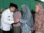 plt-bupati-cianjur-herman-suherman-membagikan.jpg