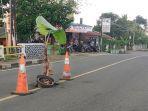 pohon-pisang-ditanam-warga-di-jembatan-jalan-raya-padaherang-pangandaran-sabtu-522021.jpg